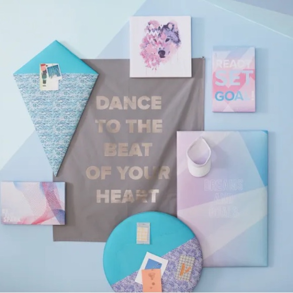 PB Teen for Ivivva Space Dye Circular Pinboard
